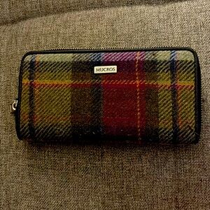 Mucros Irish Tweed Plaid Zippered Wallet Multi Slots maroon green Wool